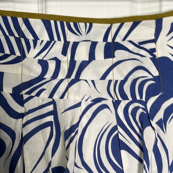 Cabi Blue and White Swirl Print Pleated A Line Skirt Size 6 - Picture 3 of 11